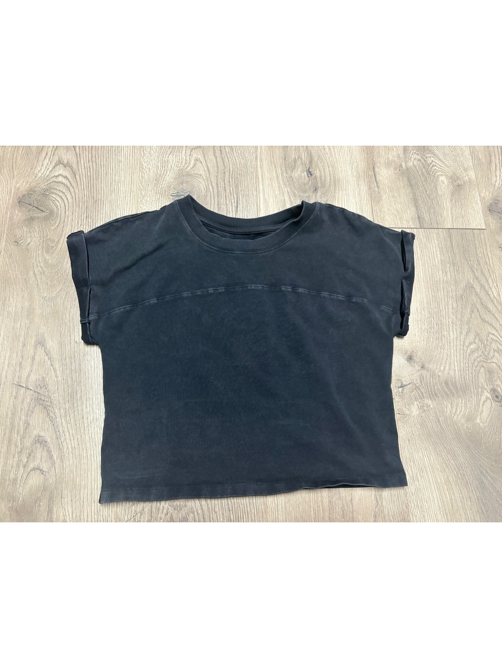 OFFLINE by Aerie black cropped t-shirt small